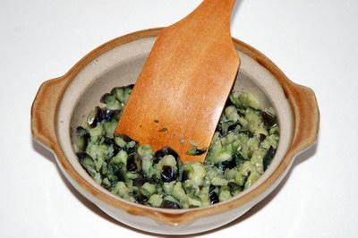 拌茄泥的做法(生拌茄泥)